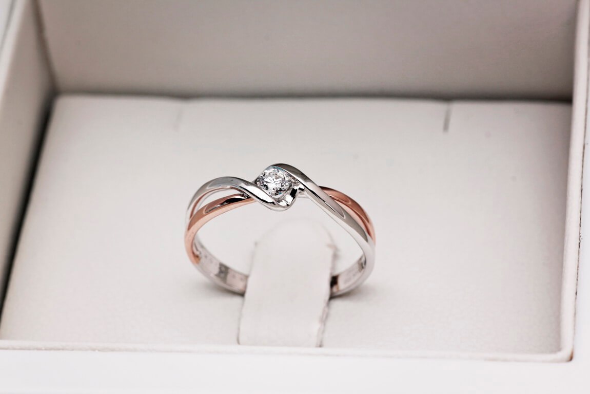 Złoty pierścionek PXD1943R - Diament